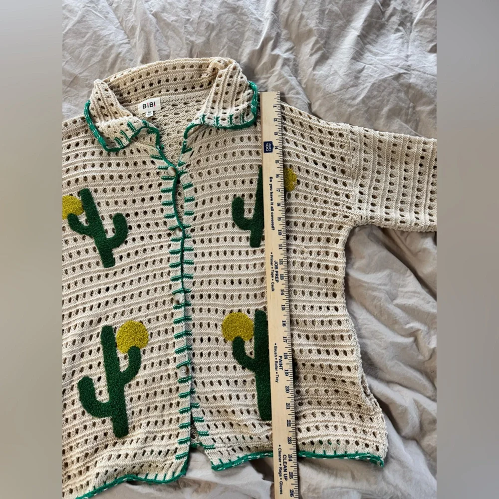 BiBi Edge Stitched Cactus
Patch Sweater  crochet southwestern medium - Picture 7 of 14